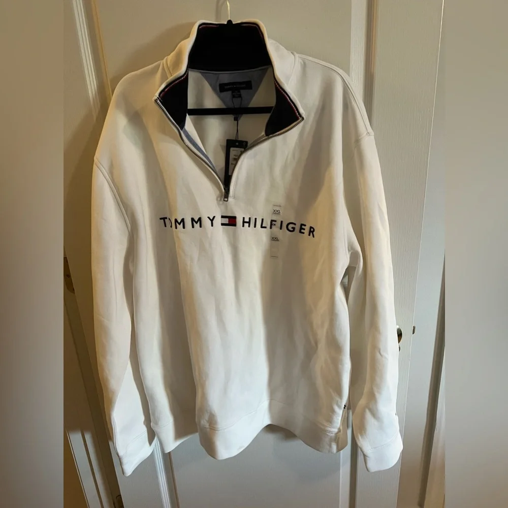 NWT Tommy Hilfiger Sweatshirt - Size XXL - Picture 1 of 3